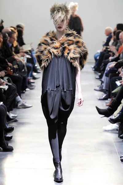 Look 30